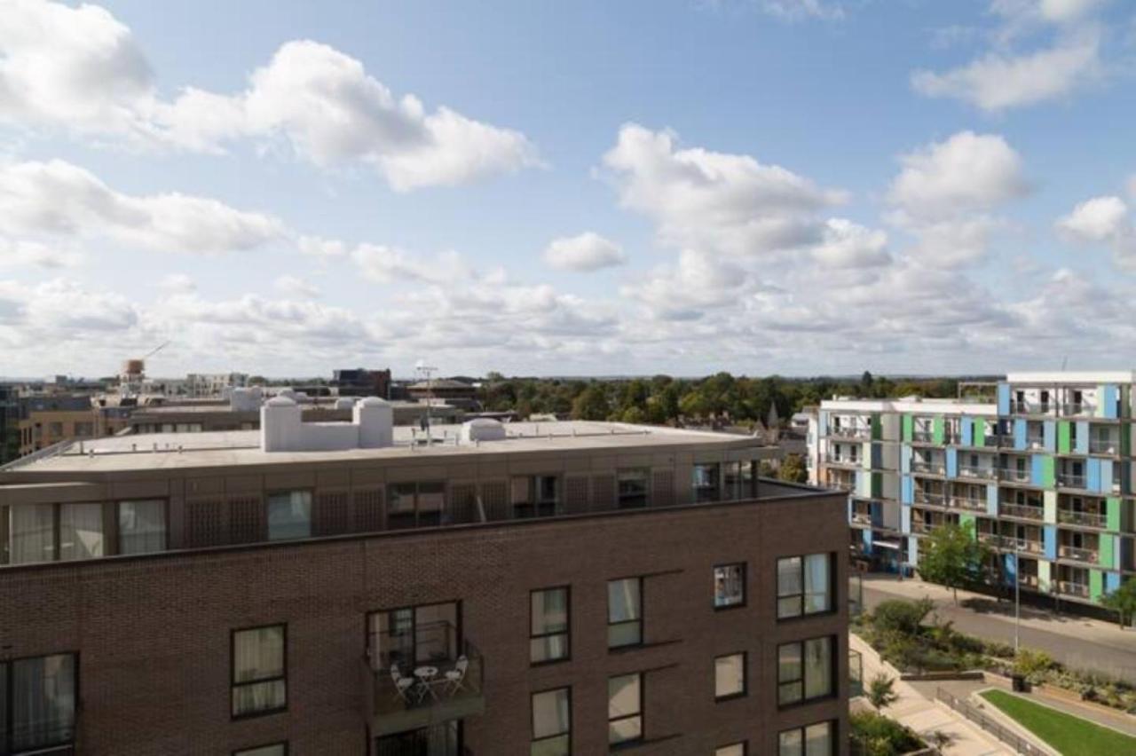 Contemporary & Homely Penthouse, 2 Mins Walk From Cambridge Station, Lift Access, Secured Gated On-Site Parking, Self Check-In, Super Fast Wifi, Terrace & Sleeps 6 Екстериор снимка