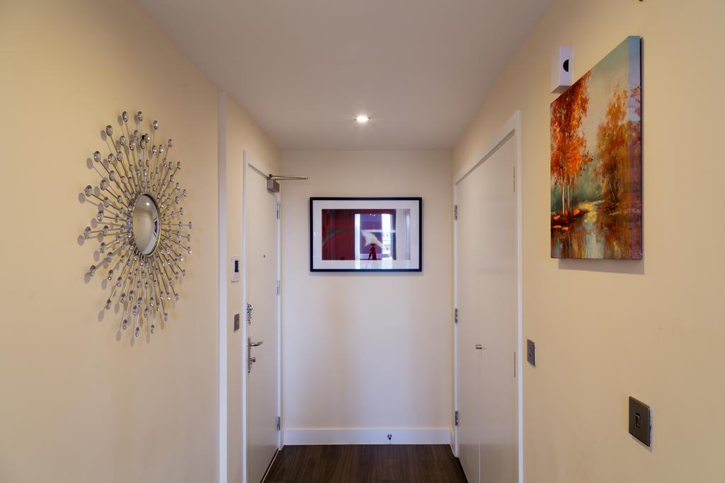 Contemporary & Homely Penthouse, 2 Mins Walk From Cambridge Station, Lift Access, Secured Gated On-Site Parking, Self Check-In, Super Fast Wifi, Terrace & Sleeps 6 Екстериор снимка