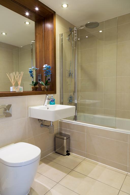 Contemporary & Homely Penthouse, 2 Mins Walk From Cambridge Station, Lift Access, Secured Gated On-Site Parking, Self Check-In, Super Fast Wifi, Terrace & Sleeps 6 Екстериор снимка