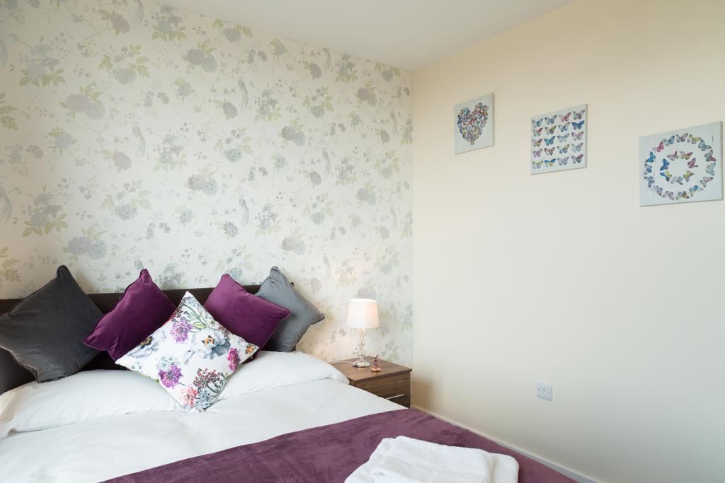 Contemporary & Homely Penthouse, 2 Mins Walk From Cambridge Station, Lift Access, Secured Gated On-Site Parking, Self Check-In, Super Fast Wifi, Terrace & Sleeps 6 Екстериор снимка