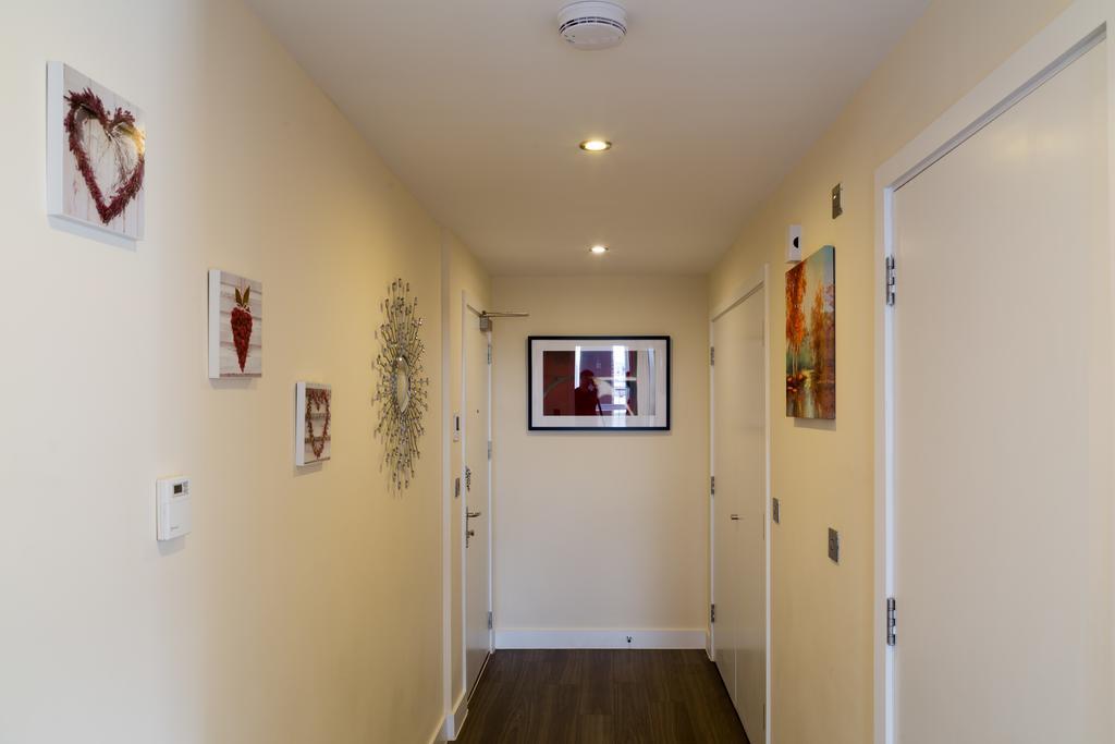 Contemporary & Homely Penthouse, 2 Mins Walk From Cambridge Station, Lift Access, Secured Gated On-Site Parking, Self Check-In, Super Fast Wifi, Terrace & Sleeps 6 Екстериор снимка