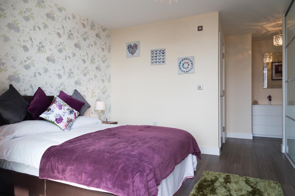 Contemporary & Homely Penthouse, 2 Mins Walk From Cambridge Station, Lift Access, Secured Gated On-Site Parking, Self Check-In, Super Fast Wifi, Terrace & Sleeps 6 Екстериор снимка