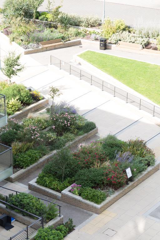 Contemporary & Homely Penthouse, 2 Mins Walk From Cambridge Station, Lift Access, Secured Gated On-Site Parking, Self Check-In, Super Fast Wifi, Terrace & Sleeps 6 Екстериор снимка