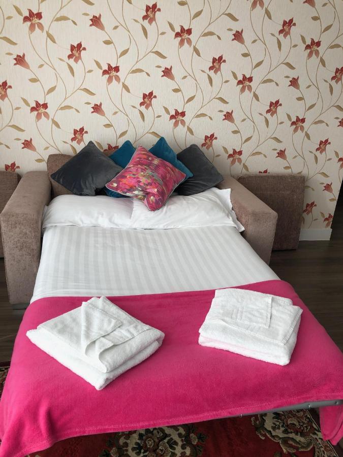 Contemporary & Homely Penthouse, 2 Mins Walk From Cambridge Station, Lift Access, Secured Gated On-Site Parking, Self Check-In, Super Fast Wifi, Terrace & Sleeps 6 Екстериор снимка